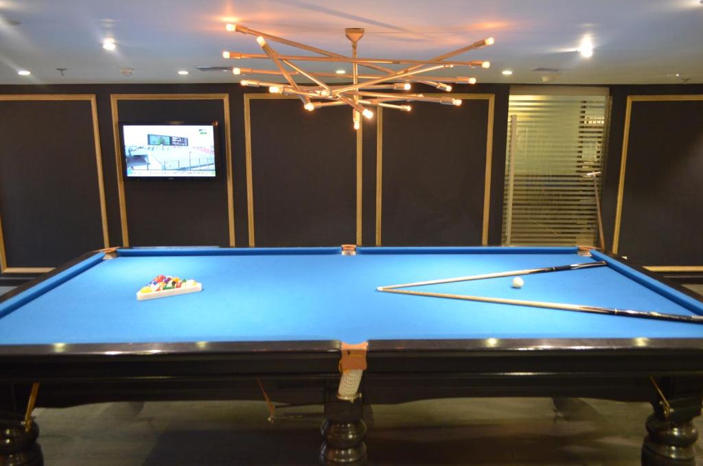 Four Points Sheraton Hotel Lahore snooker table