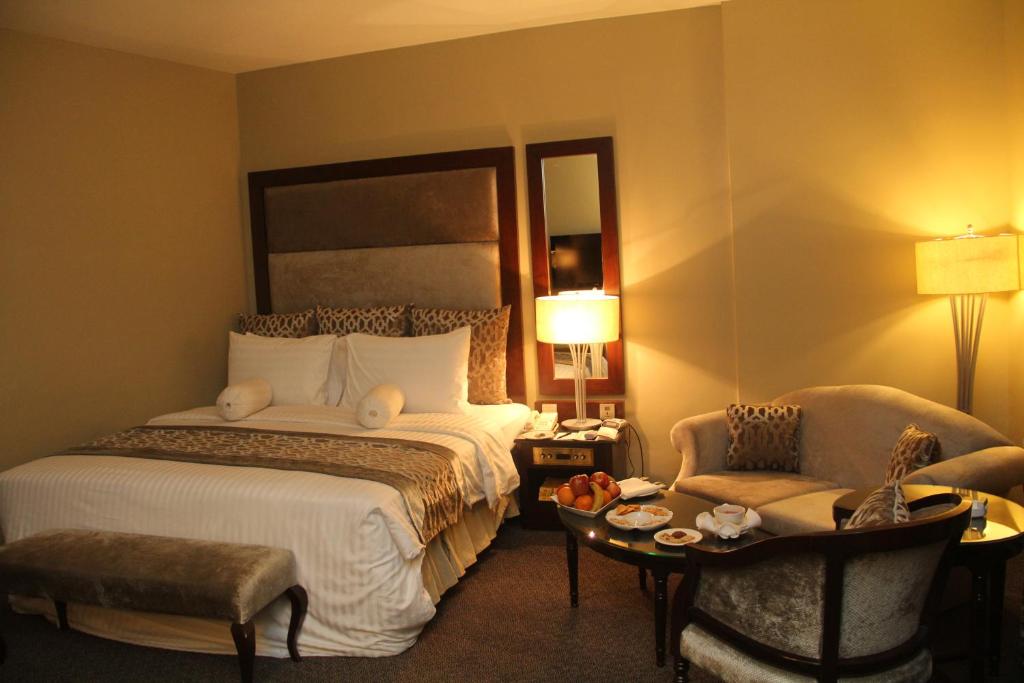 Four Points Sheraton Hotel Lahore bedroom
