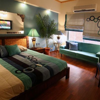 Maisonette Hotel Lahore bedroom