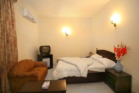 Herfa Inn Lahore Single bedroom