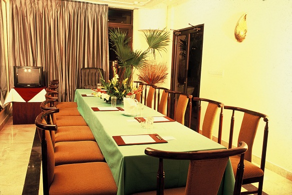 Herfa Inn Lahore Dining Hall