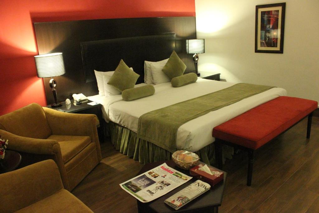 Smart Hotel Lahore bedroom